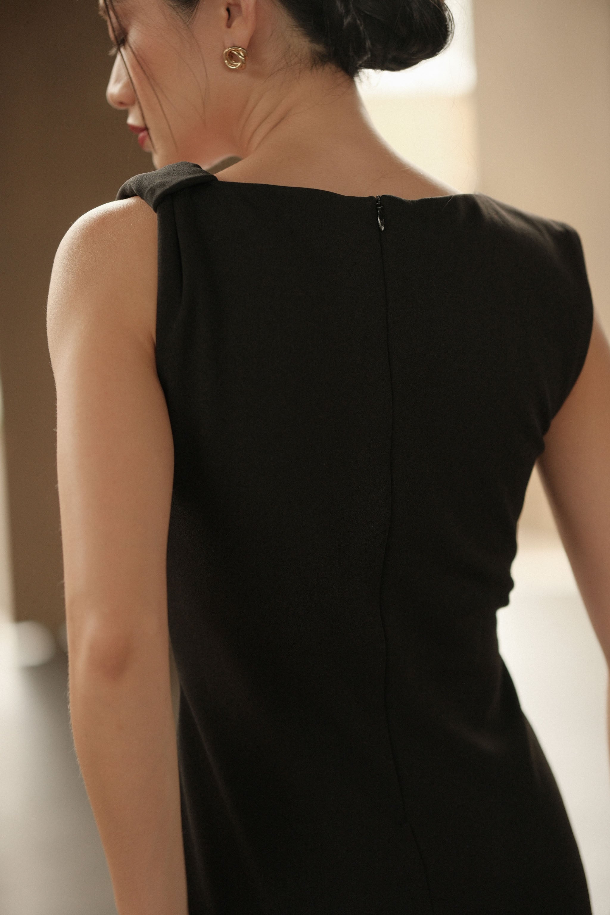 Asymmetrical Neckline Dress - Black